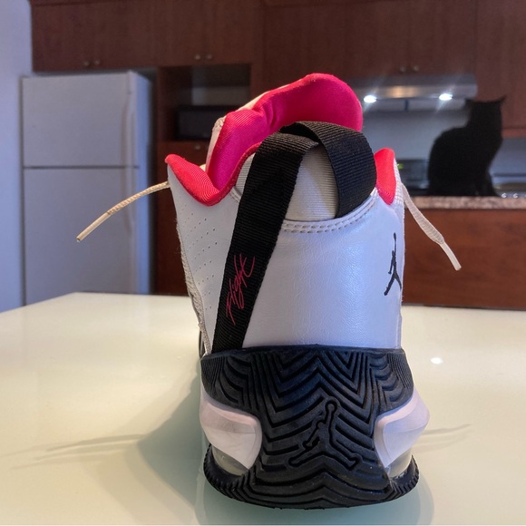 Jordan stay loyal - white and pink - Picture 3 of 4